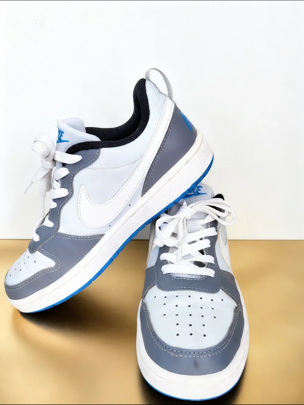 Nike Low-Top Kid's Casual Sneakers in Gray and White Size 4Y Fits Women 5.5